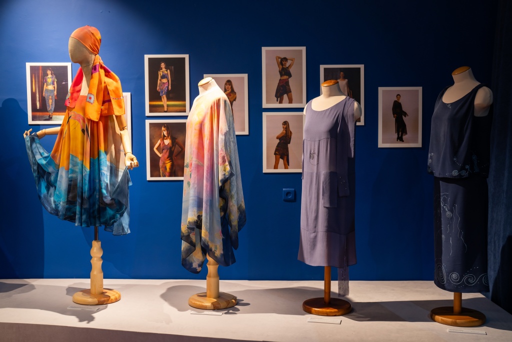 Выставка r6TdmaP8XxhhgzQs1kgrZdC9RjpFr1uD6xD4ifKsCJlbHr_pf4R1pb2aBcyx5sYurgQxomrkiImvHeeeF73n9Hbo.jpg